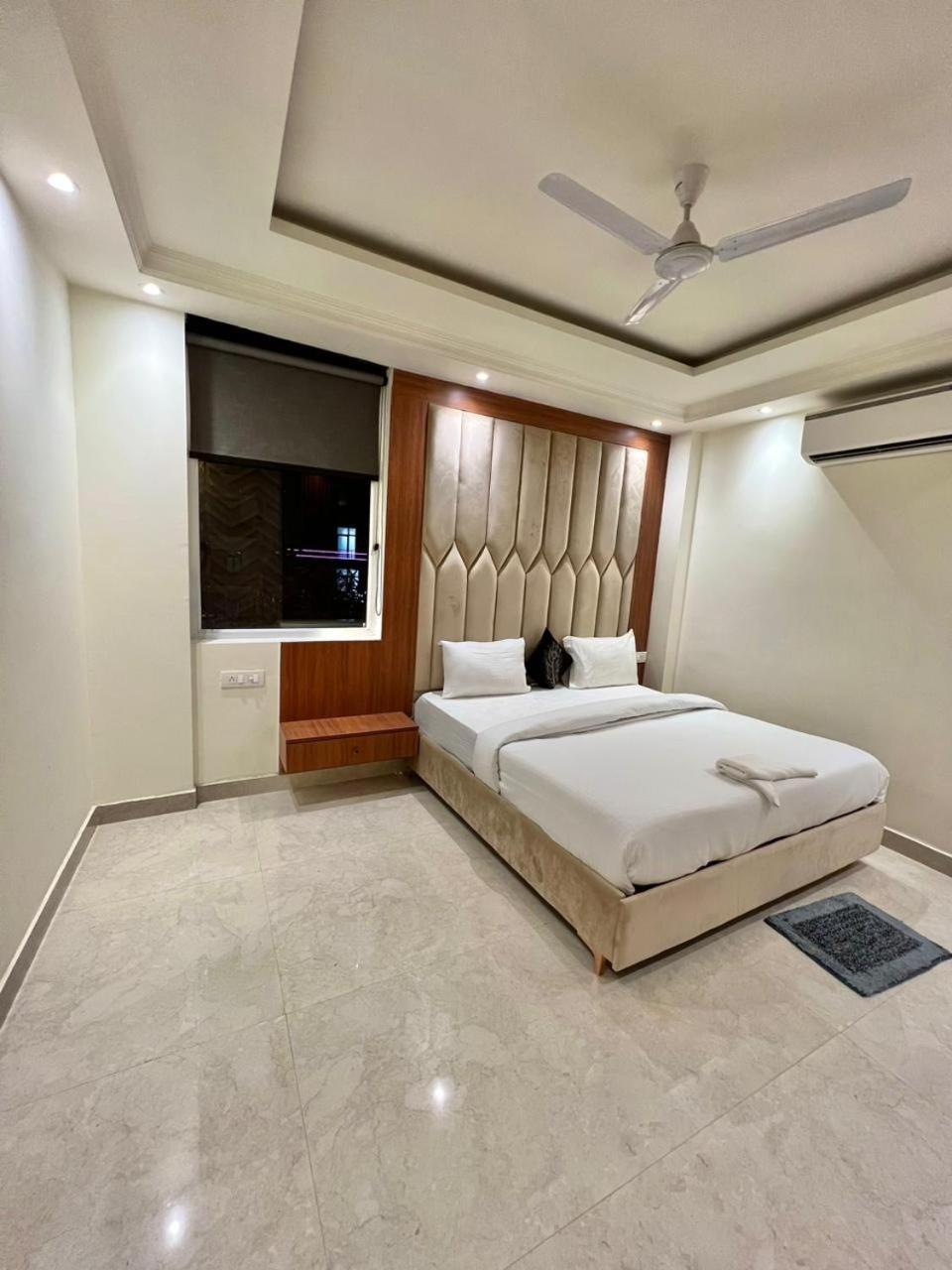 Hotel Riverb New Delhi Eksteriør billede