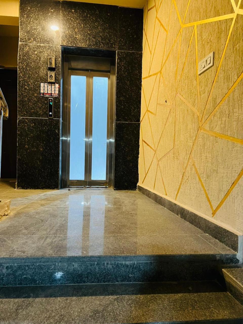 Hotel Riverb New Delhi Eksteriør billede