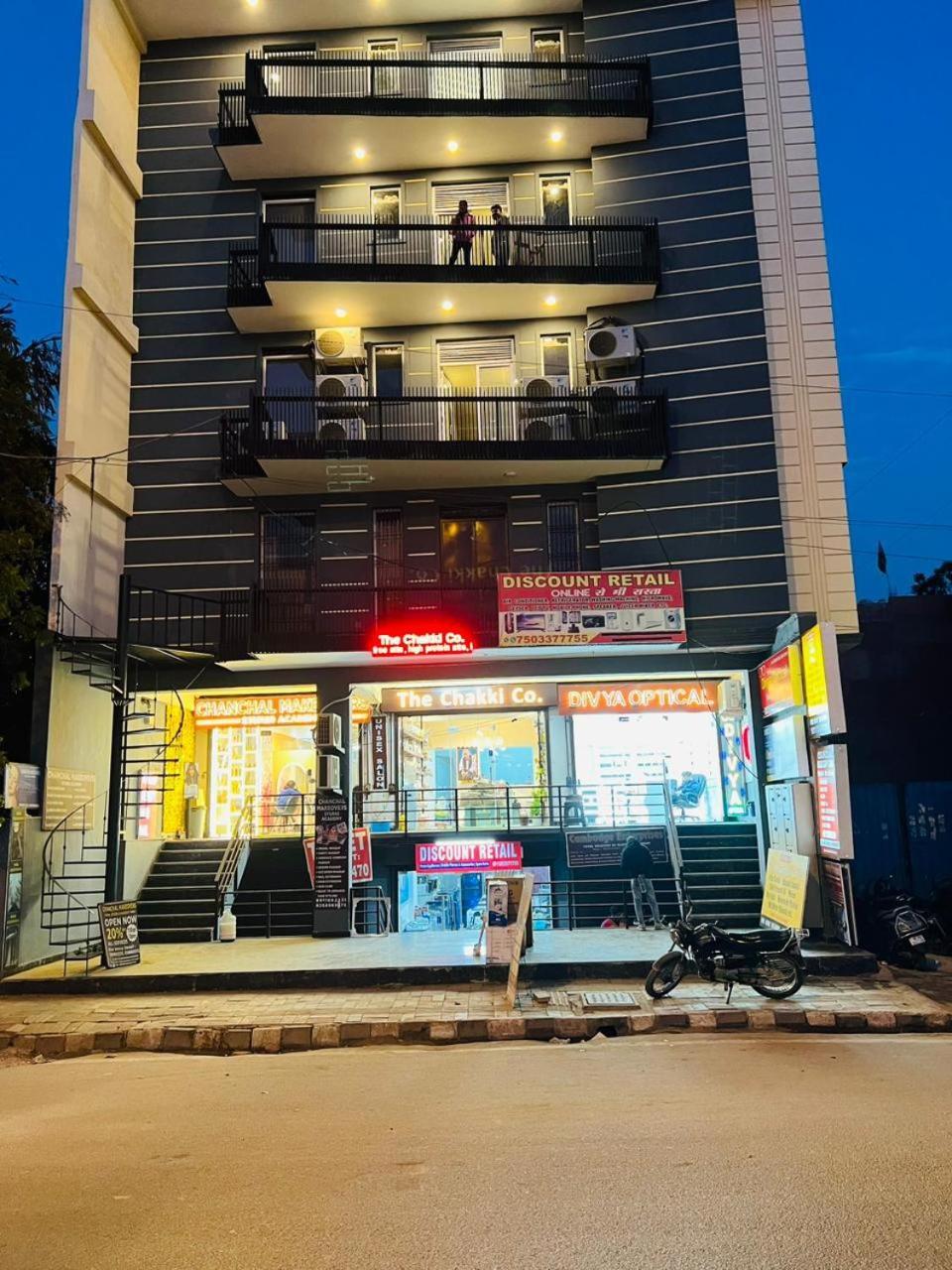 Hotel Riverb New Delhi Eksteriør billede