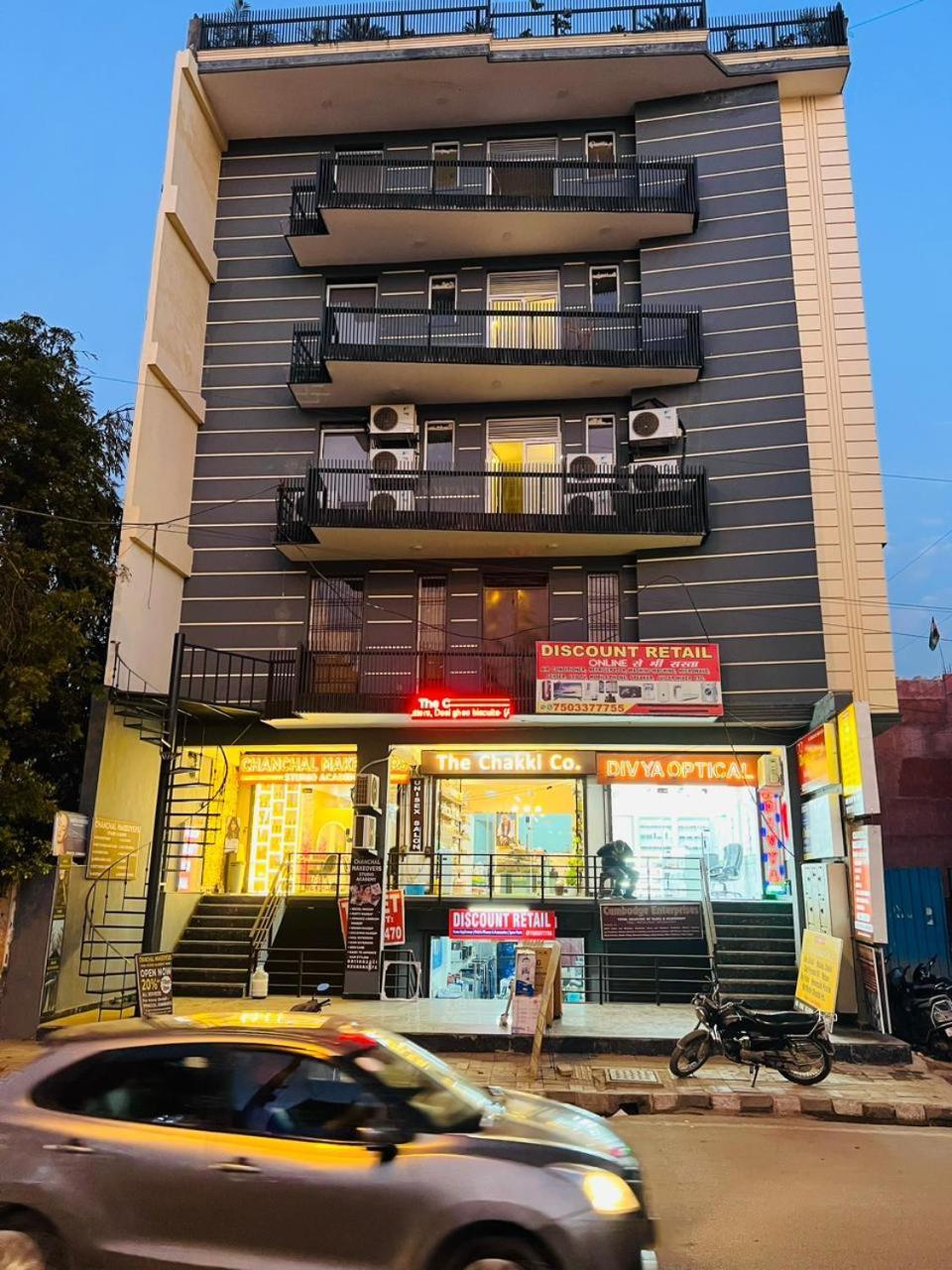 Hotel Riverb New Delhi Eksteriør billede