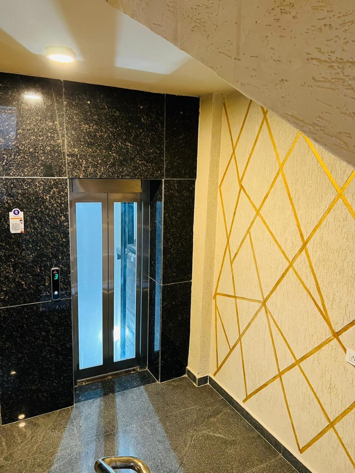 Hotel Riverb New Delhi Eksteriør billede
