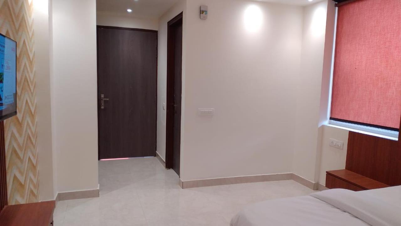 Hotel Riverb New Delhi Eksteriør billede